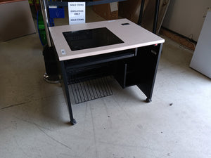 WORKSTATION W/CASTERS 30X36