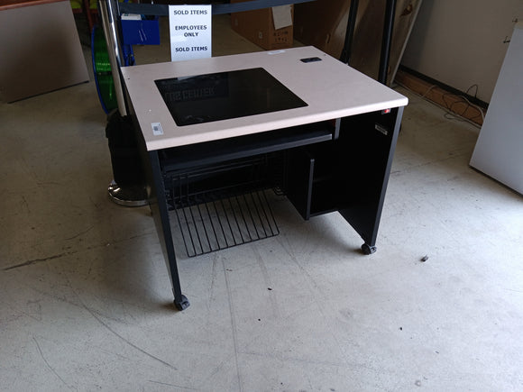 WORKSTATION W/CASTERS 30X36