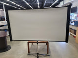 PROJECTION SCREEN WITH CASE