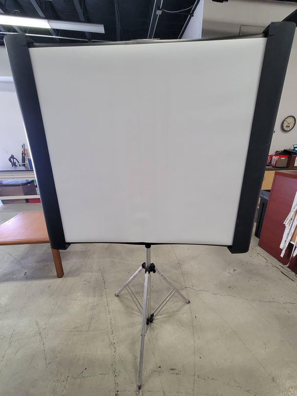 PROJECTION SCREEN MOBILE