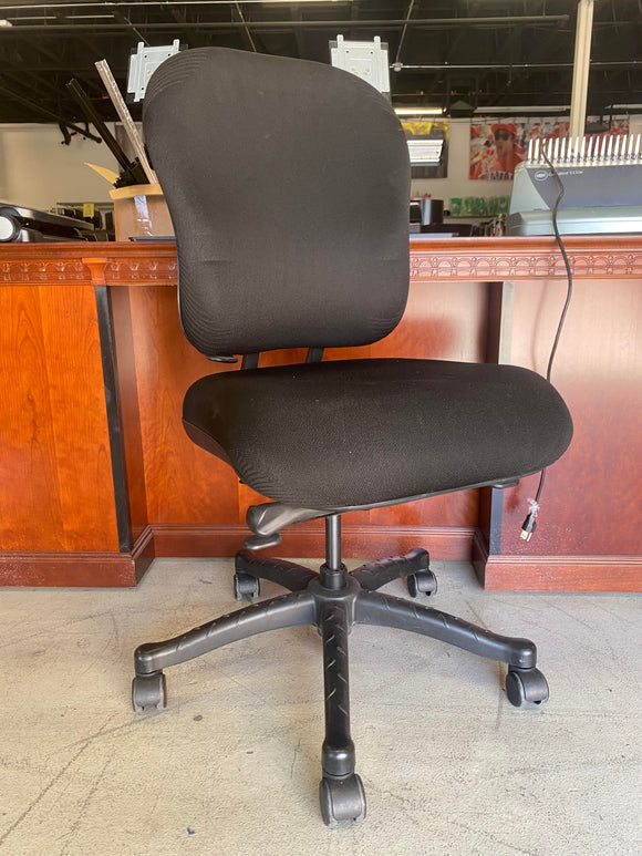 Black Jack Rolling Chair